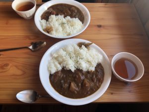 燕山荘のビーフカレー